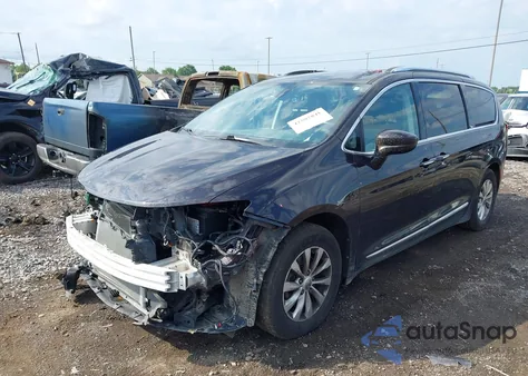 2018 Chrysler Pacifica Touring L z USA, uszkodzony, nr VIN 2C4RC1BG5JR354067